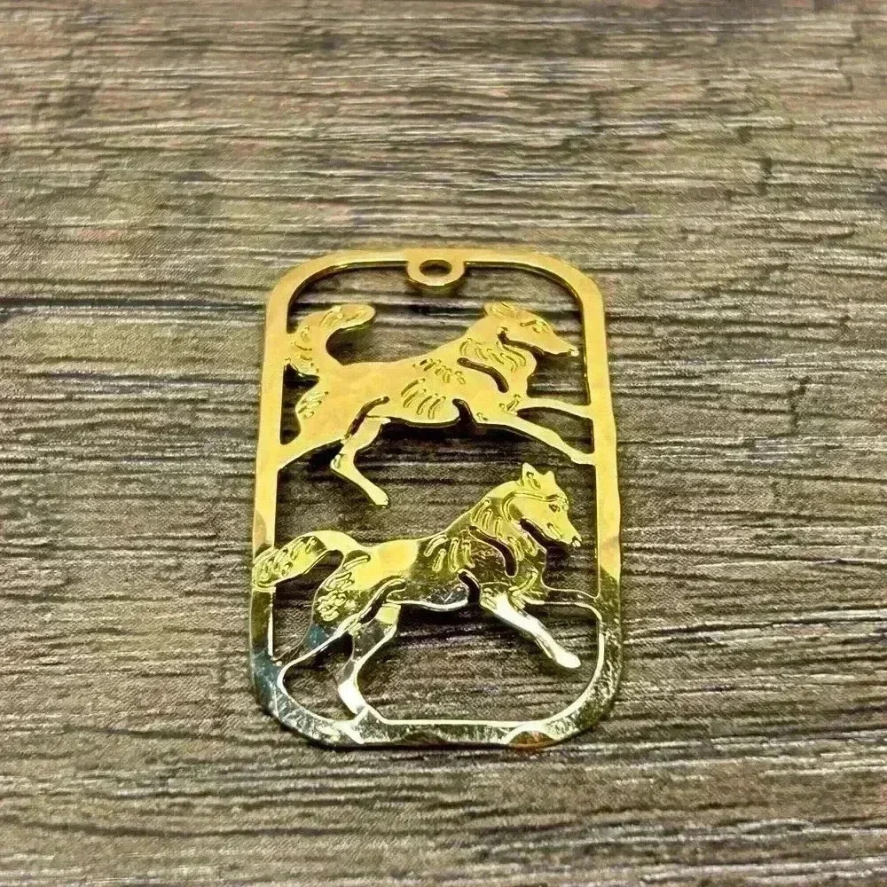 Wild Bryde Jewelry Gold Tone Wolves Pendant - Picture 3 of 3
